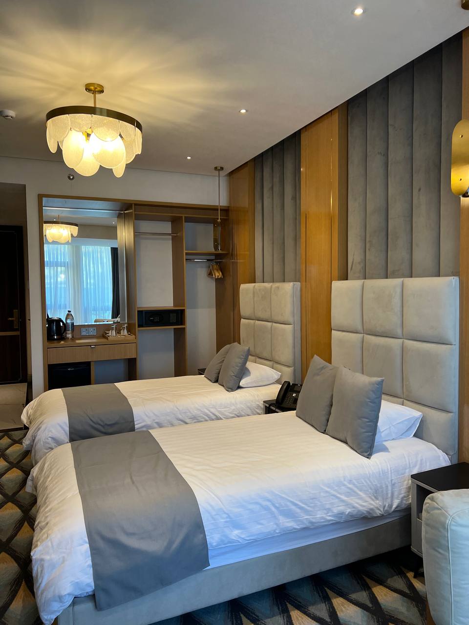 Deluxe double room with 2 separate beds